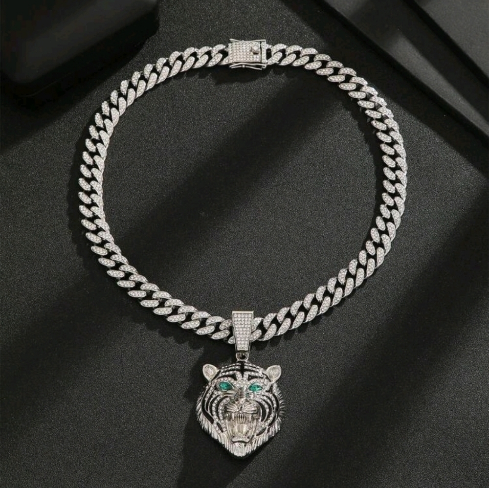 Iced Out Full Rhinestone Jumbo Tiger Head Pendant And Cuban Chain Necklace 20.5"